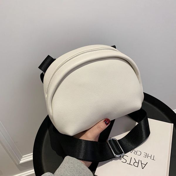 daily bag small public net red ocean style casual bag female summer 2021 new fashion wide strap shoulder messenger bag all-match chest
daily bag small public net red ocean style casual bag female summer 2021 new fashion wide strap shoulder messenger bag all-match chest