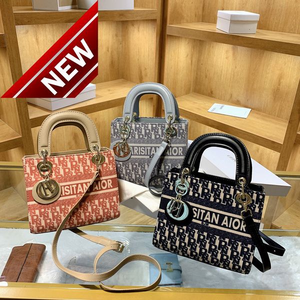 fashionable and versatile diana 2022 new foreign style women's bag trend letter portable messenger shoulder
fashionable and versatile diana 2022 new foreign style women's bag trend letter portable messenger shoulder