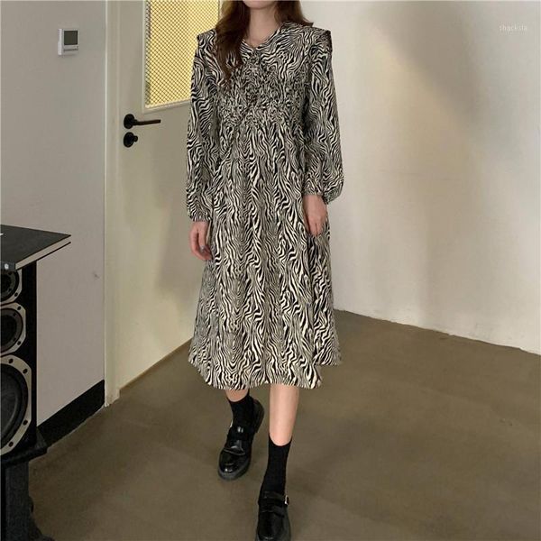 casual dresses 2021 autumn college style long-sleeved doll collar zebra pattern dress simple and fashionable, Black;gray
casual dresses 2021 autumn college style long-sleeved doll collar zebra pattern dress simple and fashionable, Black;gray