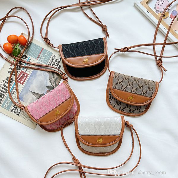 children designer purse 2021 autumn winter letters printed kids mini saddle bag girl princess accessories crossbody bags casual wallet f678, White
children designer purse 2021 autumn winter letters printed kids mini saddle bag girl princess accessories crossbody bags casual wallet f678, White