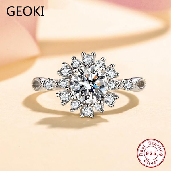 geoki 925 sterling silver 1 ct perfect cut d color vvs1 moissanite snowflake queen ring diamond test pass stone party pt950 cluster rings, Golden;silver
geoki 925 sterling silver 1 ct perfect cut d color vvs1 moissanite snowflake queen ring diamond test pass stone party pt950 cluster rings, Golden;silver