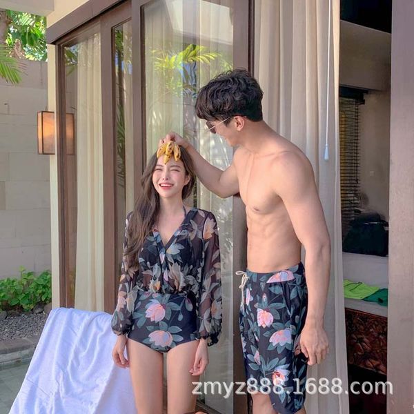 2021 korean new one piece swimsuit women's tight print show thin lace couple bikini, White;black
2021 korean new one piece swimsuit women's tight print show thin lace couple bikini, White;black