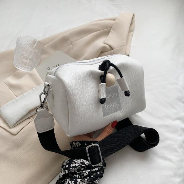 evening bags women's designer shoulder bag trend 2021 simple quality soft ladies fashion leather korean pillow bolsa crossbody for wome
evening bags women's designer shoulder bag trend 2021 simple quality soft ladies fashion leather korean pillow bolsa crossbody for wome
