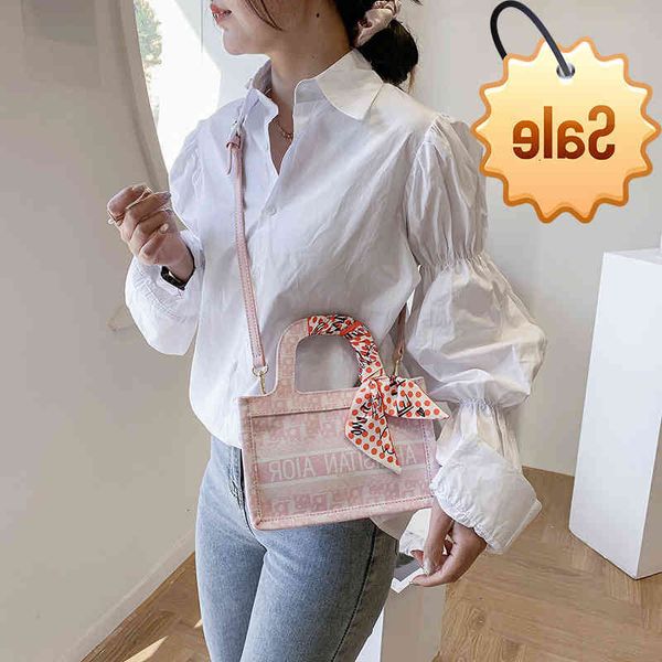 portable princess bag women's 2021 new casual canvas trendy letter printed single shoulder
portable princess bag women's 2021 new casual canvas trendy letter printed single shoulder