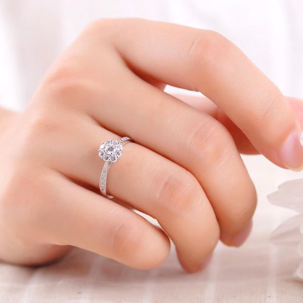 au750 white gold ring women wedding anniversary engagement party flower round moissanite diamond elegant romantic cute cluster rings, Golden;silver
au750 white gold ring women wedding anniversary engagement party flower round moissanite diamond elegant romantic cute cluster rings, Golden;silver