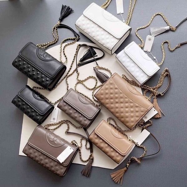 tb women's new sheepskin lingge chain embroidered thread shoulder messenger bag guangzhou goods
tb women's new sheepskin lingge chain embroidered thread shoulder messenger bag guangzhou goods