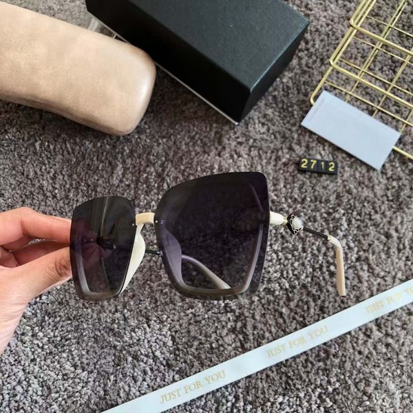 fashion summer beach sunglasses woman overszie goggle sunglasses for man woman uv400 with gift box 2712, White;black
fashion summer beach sunglasses woman overszie goggle sunglasses for man woman uv400 with gift box 2712, White;black