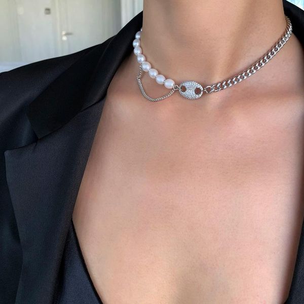chokers european and american niche design fashionable micro-inlaid zircon pearl stitching short clavicle chain necklace, Golden;silver
chokers european and american niche design fashionable micro-inlaid zircon pearl stitching short clavicle chain necklace, Golden;silver