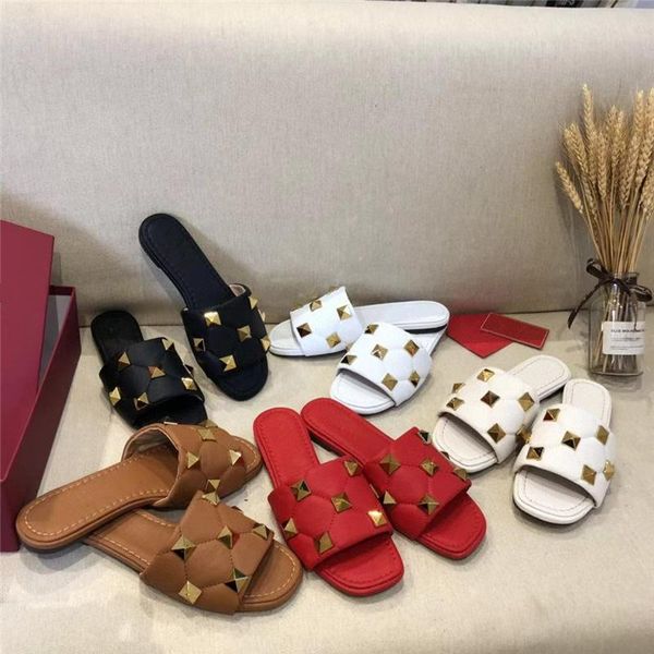 2021 latest ladies slippers fashion leather ladies slippers rivet wear-resistant letters sandals, Black
2021 latest ladies slippers fashion leather ladies slippers rivet wear-resistant letters sandals, Black