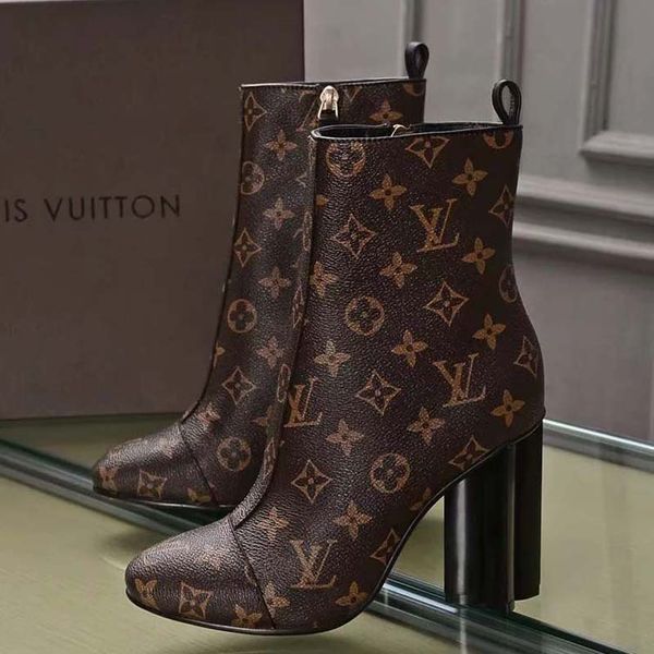 luxury brand shoes designer womens boots high heels and genuine leather outdoors fashion boot dqbag 0178, Black
luxury brand shoes designer womens boots high heels and genuine leather outdoors fashion boot dqbag 0178, Black