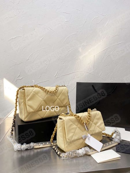 ladies fashion all-match crossbody soft leather diamond chain bag 25 30 with gift box
ladies fashion all-match crossbody soft leather diamond chain bag 25 30 with gift box