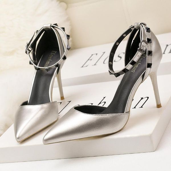 dress shoes arrival classic black rivet buckle sandals women's shallow pu leather high heels pointed women summer sandal
dress shoes arrival classic black rivet buckle sandals women's shallow pu leather high heels pointed women summer sandal