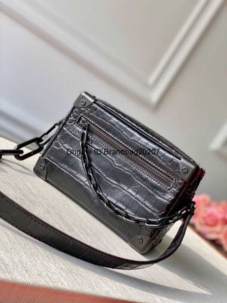 brand new single new lady's shoulder bag high-end custom quality diagonal cross bag fashion trend casual style printed with bronze chai
brand new single new lady's shoulder bag high-end custom quality diagonal cross bag fashion trend casual style printed with bronze chai