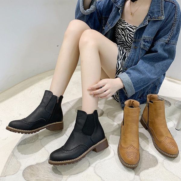 2022 women boots fashion sock patent leather black booties shoes platform flat motorcycle knitting boots women big size
2022 women boots fashion sock patent leather black booties shoes platform flat motorcycle knitting boots women big size