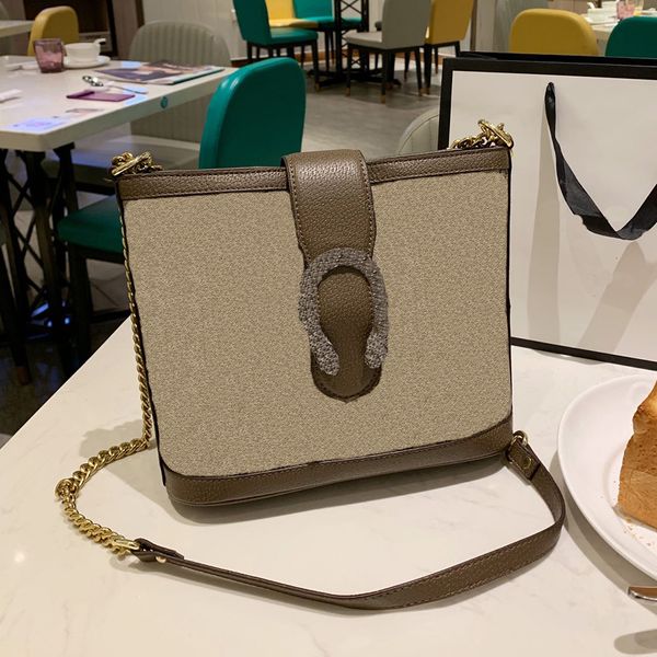 luxury design popular oversized bag with chain women one-shoulder bag handbag fashion vintage letter embroidery travel shopping bag
luxury design popular oversized bag with chain women one-shoulder bag handbag fashion vintage letter embroidery travel shopping bag