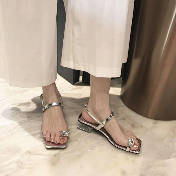 sandals 2021 summer diamond clip foot thick heel middle roman one button square head crystal fairy, Black
sandals 2021 summer diamond clip foot thick heel middle roman one button square head crystal fairy, Black