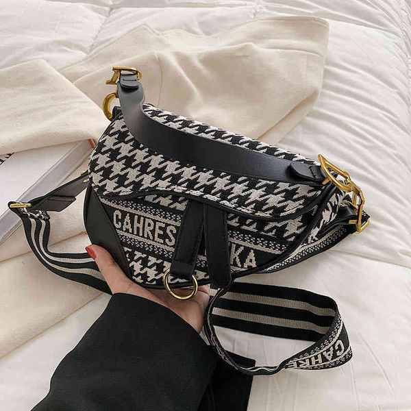 2022 latest luggage factory wholesale bag women women's single shoulder portable messenger fashionable style armpit saddle bags
2022 latest luggage factory wholesale bag women women's single shoulder portable messenger fashionable style armpit saddle bags