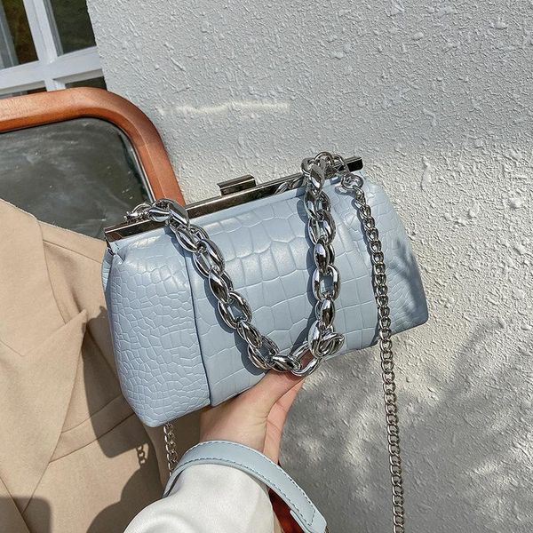 evening bags simple chain foreign style portable women's bag 2021 spring fashion leisure dinner personalized shoulder
evening bags simple chain foreign style portable women's bag 2021 spring fashion leisure dinner personalized shoulder