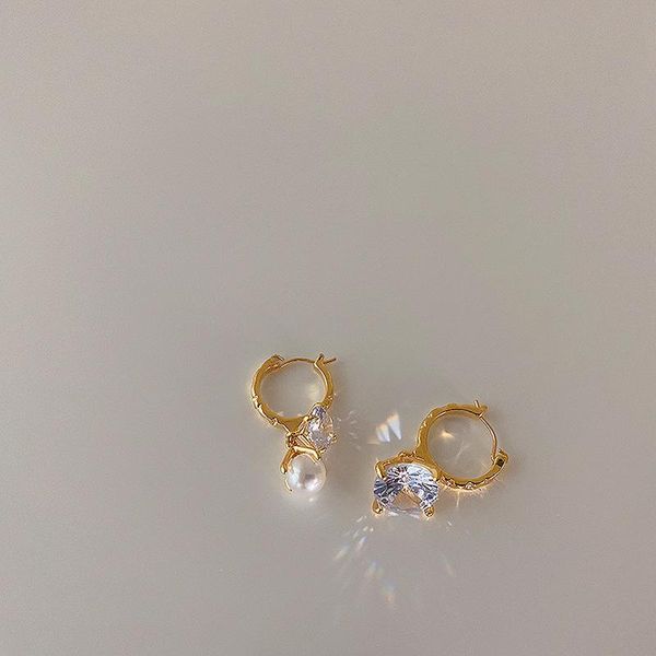 hoop & huggie origin summer unique design simulation pearl cubic zircon earring for women charming gold color asymmetric jewelry, Golden;silver
hoop & huggie origin summer unique design simulation pearl cubic zircon earring for women charming gold color asymmetric jewelry, Golden;silver