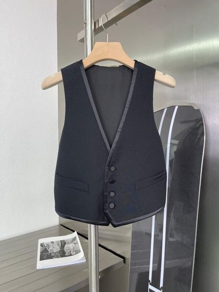 women's vests fashion black coat vest for women autumn 2021 3d cut v-neck back buckle slim 100% wool suits, Black;white
women's vests fashion black coat vest for women autumn 2021 3d cut v-neck back buckle slim 100% wool suits, Black;white
