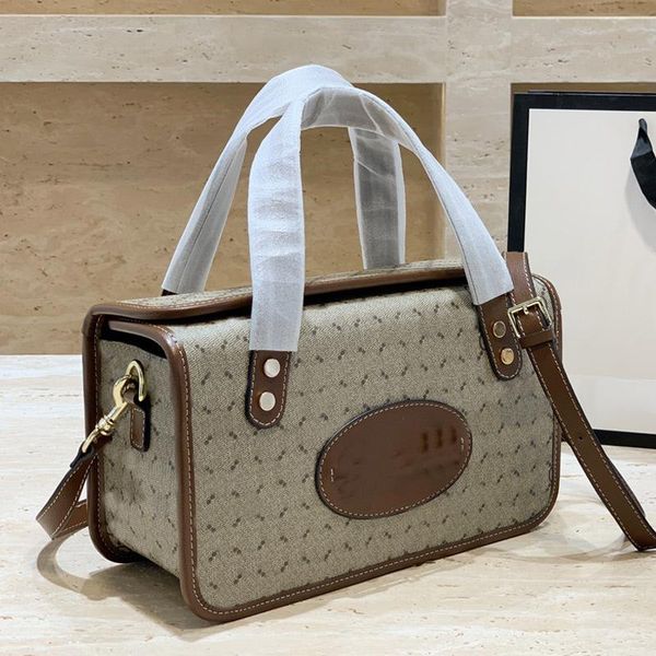 handbags shoulder bags canvas purse horseshoe buckle classic old decor retro letter printing adjustable strap hasp flap bag high quality, Black;red
handbags shoulder bags canvas purse horseshoe buckle classic old decor retro letter printing adjustable strap hasp flap bag high quality, Black;red