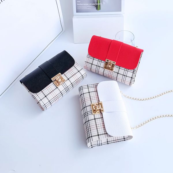 guangzhou women's 2021 new fashion single shoulder messenger bag chain small square mobile phone bag
guangzhou women's 2021 new fashion single shoulder messenger bag chain small square mobile phone bag
