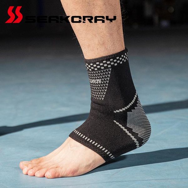 ankle support 1 pc sports brace compression knitted protective gear gym fitness protect the achilles tendon, Blue;black
ankle support 1 pc sports brace compression knitted protective gear gym fitness protect the achilles tendon, Blue;black