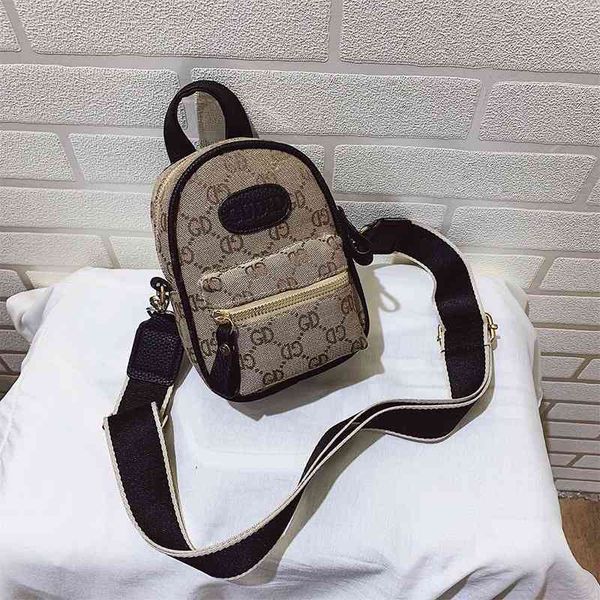 2022 factory wholesale new model bags trendy women's canvas backpack color strip travel bag
2022 factory wholesale new model bags trendy women's canvas backpack color strip travel bag