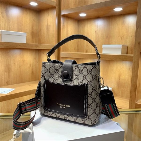 purse texture women's new signature portable shoulder personalized versatile messenger bag bucket bag
purse texture women's new signature portable shoulder personalized versatile messenger bag bucket bag
