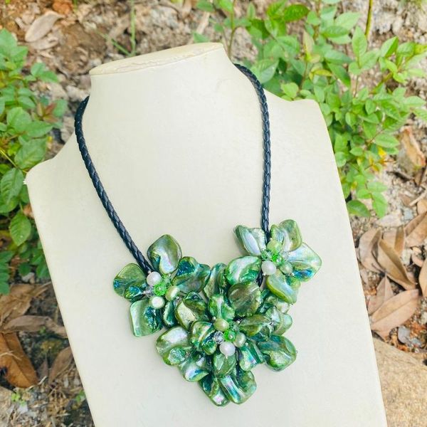 chokers fashion jewelry green shell flower white & crystal freshwater pearls necklace with rope leather, Golden;silver
chokers fashion jewelry green shell flower white & crystal freshwater pearls necklace with rope leather, Golden;silver