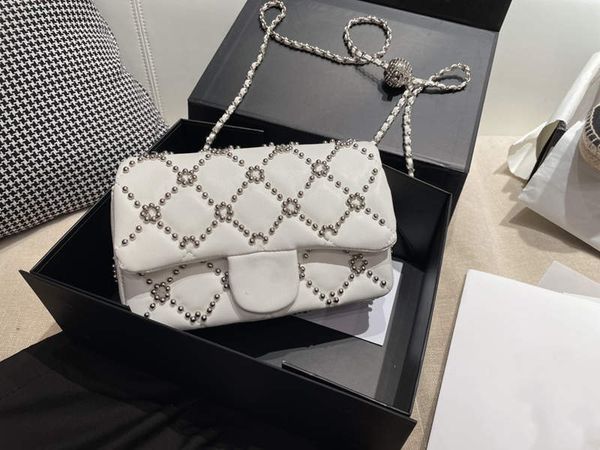 women shoulder bags 2021 autumn and winter new fashion ladies crossbody bag solid leather steel ball chain small square-bags
women shoulder bags 2021 autumn and winter new fashion ladies crossbody bag solid leather steel ball chain small square-bags