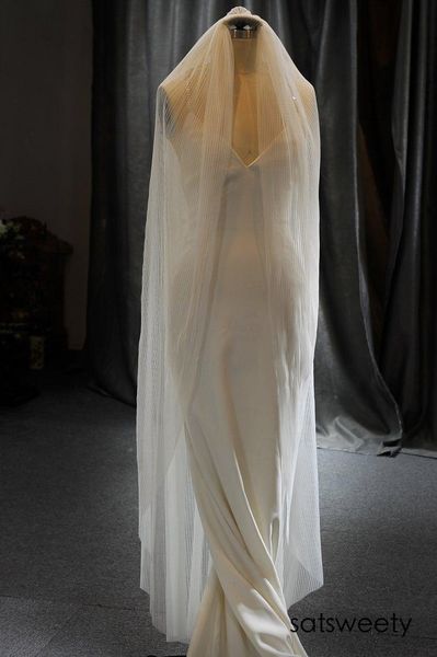 bridal veils pleat tulle 1 layers waltz length ivory/white veil for cut edge wedding, Black
bridal veils pleat tulle 1 layers waltz length ivory/white veil for cut edge wedding, Black