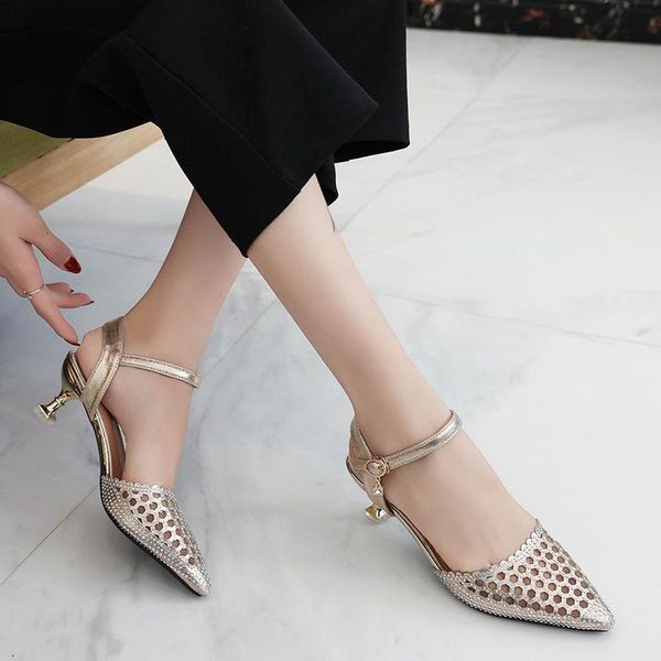 mid-heeled buckle sandals female 2021 summer fine with hollow metal shiny solid color fashion women's, Black
mid-heeled buckle sandals female 2021 summer fine with hollow metal shiny solid color fashion women's, Black