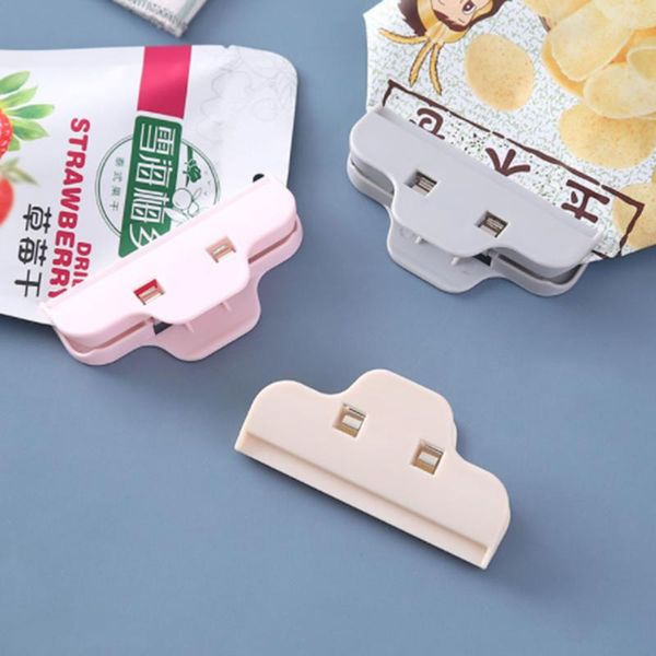 bag clips 3 pcs plastic food sealing clip, fresh moisture-proof snack potato chips postcard clip household kitchen gadgets
bag clips 3 pcs plastic food sealing clip, fresh moisture-proof snack potato chips postcard clip household kitchen gadgets