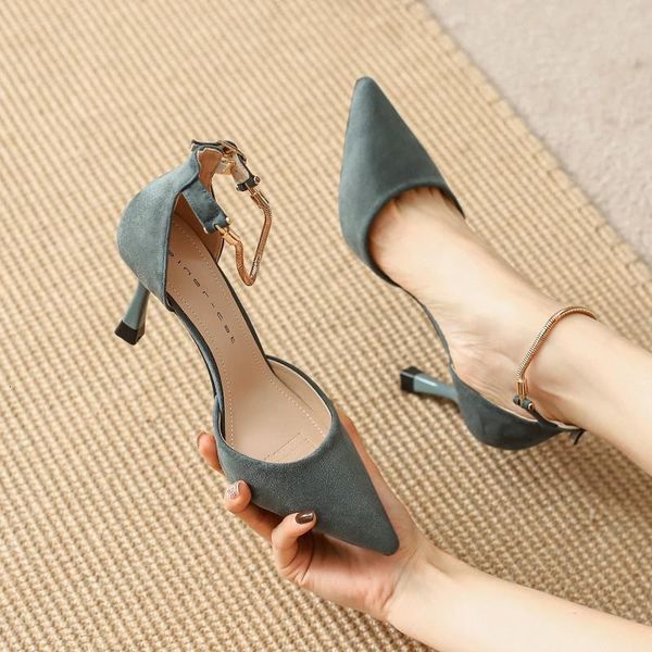 luxury dress shoes high sho women's thin heeled versatile french baotou hollow sandals with pointed one line buckle in spring 2021, Black
luxury dress shoes high sho women's thin heeled versatile french baotou hollow sandals with pointed one line buckle in spring 2021, Black