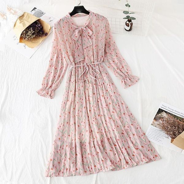 casual dresses elegant women floral print dress 2021 spring autumn female long sleeve pleated chiffon vintage a-line vestidos, Black;gray
casual dresses elegant women floral print dress 2021 spring autumn female long sleeve pleated chiffon vintage a-line vestidos, Black;gray