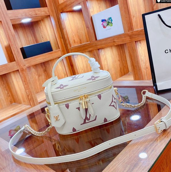 luxury handbag fashion women crossbody bag favorite design logo chain clutch leather handbags bags wallet - l3517, Red;black
luxury handbag fashion women crossbody bag favorite design logo chain clutch leather handbags bags wallet - l3517, Red;black