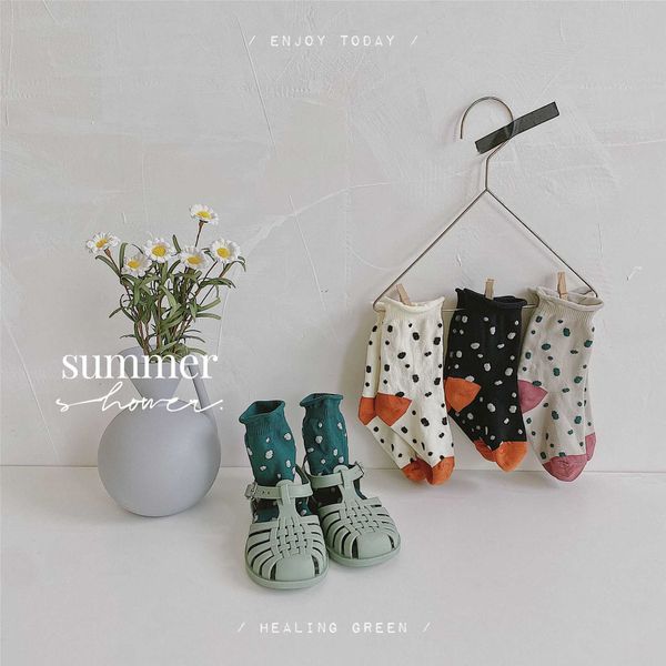 bx2145 south korean summer thin four color dot silk breathable sweat absorbing socks children's, Black;white
bx2145 south korean summer thin four color dot silk breathable sweat absorbing socks children's, Black;white