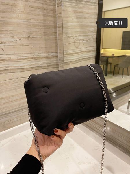 2021 women evening-bags autumn and winter new fashion womne's shoulder bags solid cotton bag crossbody-bags famous luxury 23*16
2021 women evening-bags autumn and winter new fashion womne's shoulder bags solid cotton bag crossbody-bags famous luxury 23*16