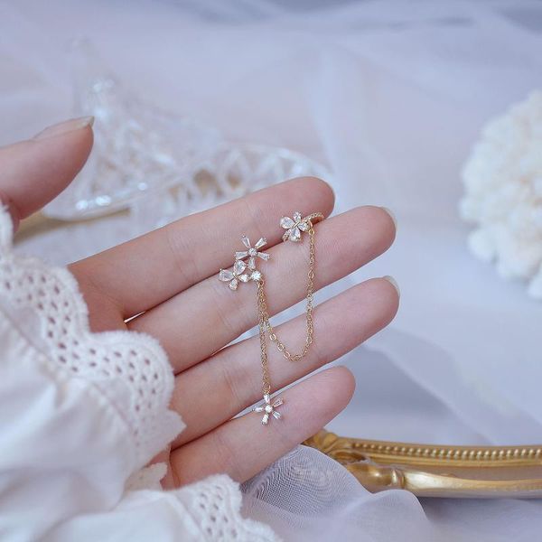 delicate 14k real gold 1pcs flower stud earrings for women cubic zircon cz tassel, Golden;silver
delicate 14k real gold 1pcs flower stud earrings for women cubic zircon cz tassel, Golden;silver