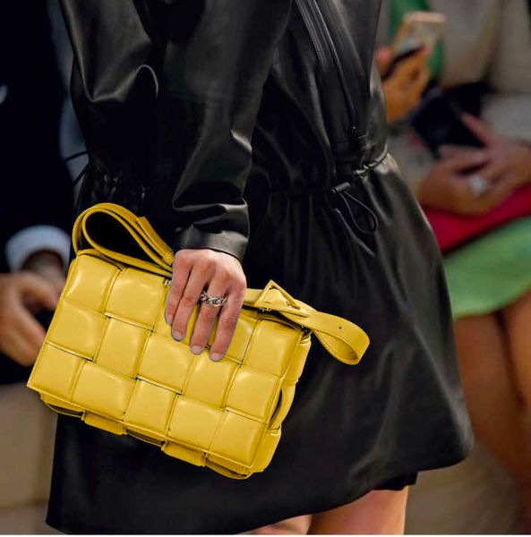 designer luxury bag lady knitting fashion handbags shoulder bags totes clutch cross body famous caviar purse lady's crossbody quilted f
designer luxury bag lady knitting fashion handbags shoulder bags totes clutch cross body famous caviar purse lady's crossbody quilted f