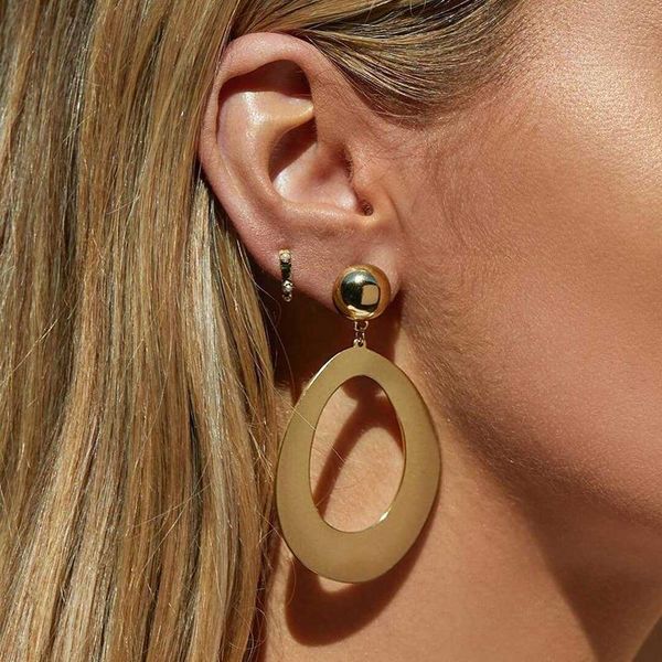 hoop & huggie plated gold color smooth circle big earrings for women lady fashion charm wedding jewelry gift, Golden;silver
hoop & huggie plated gold color smooth circle big earrings for women lady fashion charm wedding jewelry gift, Golden;silver