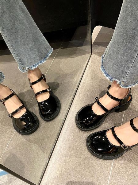 sandals large size 35-40 ladies mid-heel summer fashion all-match baotou, Black
sandals large size 35-40 ladies mid-heel summer fashion all-match baotou, Black