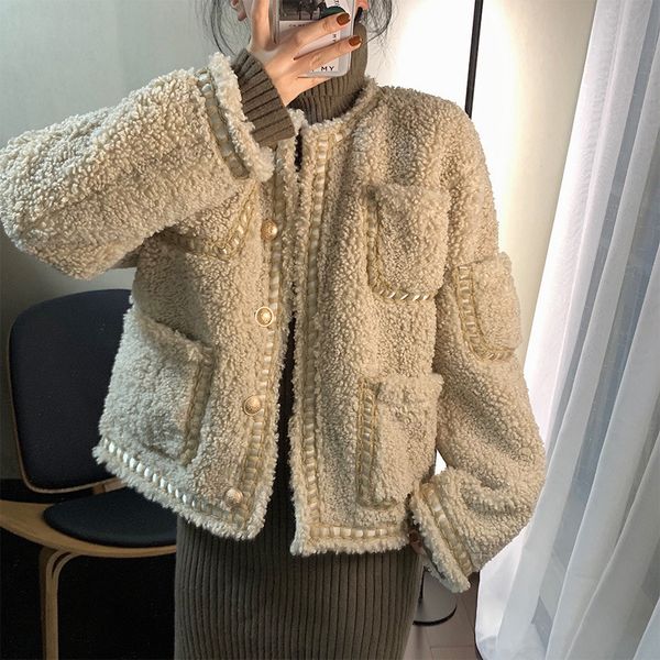 2021 new red mesh round neck single button straight tubular temperament short pile wool one piece winter korean stitched fur coat gg6c, Black
2021 new red mesh round neck single button straight tubular temperament short pile wool one piece winter korean stitched fur coat gg6c, Black
