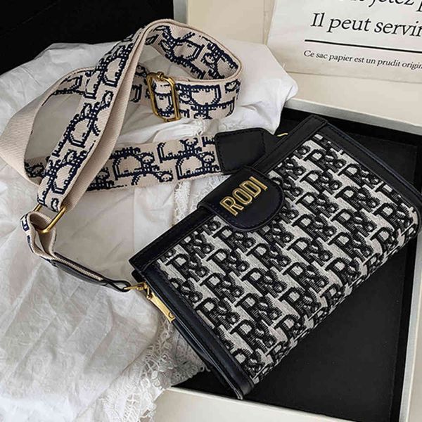 75% off textured single shoulder bag women's summer net red letter messenger small square bag
75% off textured single shoulder bag women's summer net red letter messenger small square bag