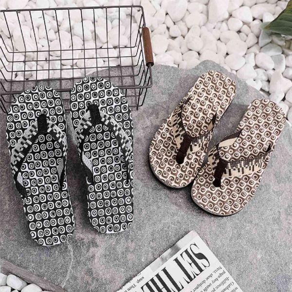 men's slippers, characters, trend, feet, beach, fashion, students, korean shoes, summer foam massage slippers., Black
men's slippers, characters, trend, feet, beach, fashion, students, korean shoes, summer foam massage slippers., Black