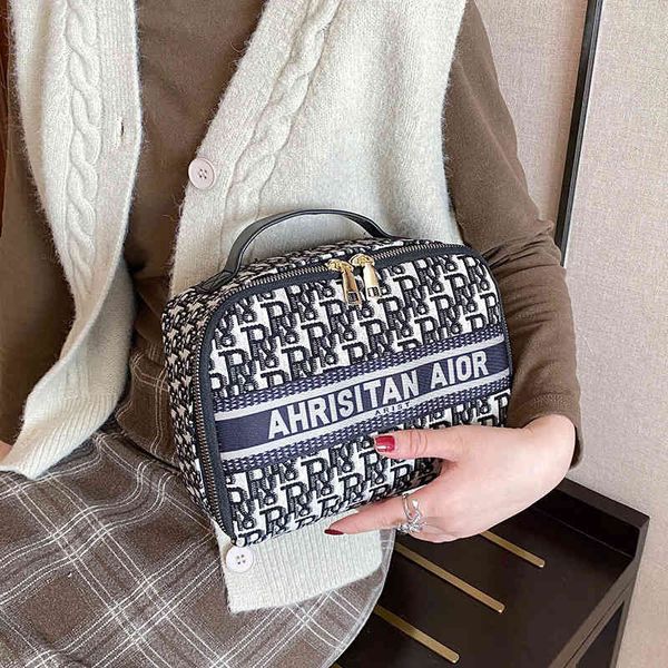 luxury handbags 2021 new cosmetic super fire large capacity portable women's hand wash advanced sense skin care product storage bag
luxury handbags 2021 new cosmetic super fire large capacity portable women's hand wash advanced sense skin care product storage bag
