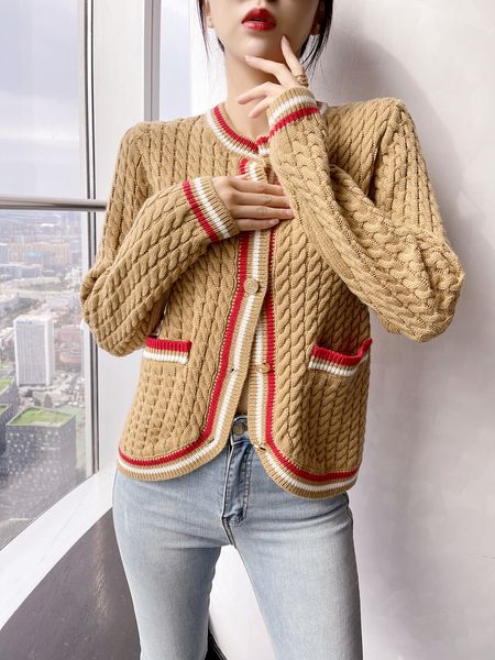 1119 2022 runway autumn brand same style sweater long sleeve crew neck cardigan white khaki kint womens clothes womens yl, White;black
1119 2022 runway autumn brand same style sweater long sleeve crew neck cardigan white khaki kint womens clothes womens yl, White;black