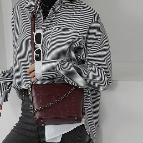 design zipper qualitative large capacity classic bucket messenger bag versatile simple temperament shoulder bags
design zipper qualitative large capacity classic bucket messenger bag versatile simple temperament shoulder bags