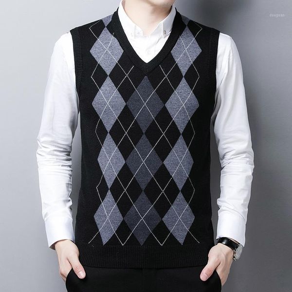 men's vests 2021 autumn winter men sweater vest wool pullover sleeveless waistcoat male v neck plaid knitted cashmere, Black;white
men's vests 2021 autumn winter men sweater vest wool pullover sleeveless waistcoat male v neck plaid knitted cashmere, Black;white